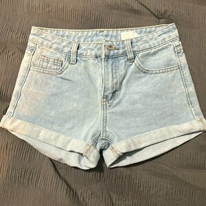 Girl youth jean shorts with flower pockets